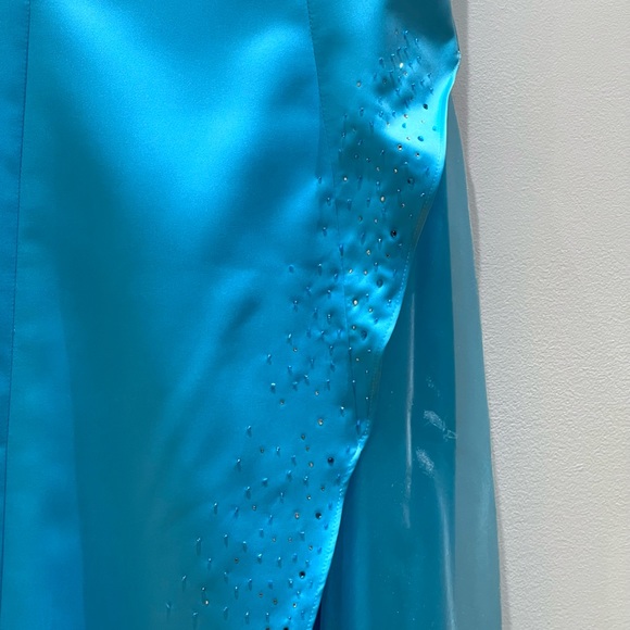 Vintage 90s Prom Dress with spaghetti straps, square neck, beading and tulle - Picture 3 of 3